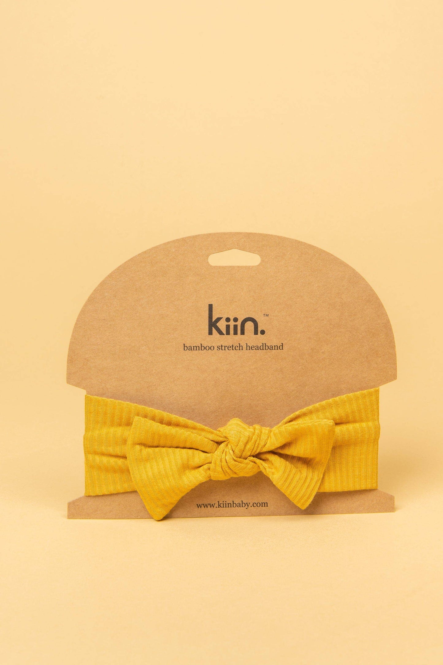 Made from the most luxuriously soft bamboo fabric, in a trendy ribbed texture. The fabric is incredibly soft, and super stretchy. With a removable bow, this also doubles as a plain headband. Perfect for newborns, infants & toddlers.