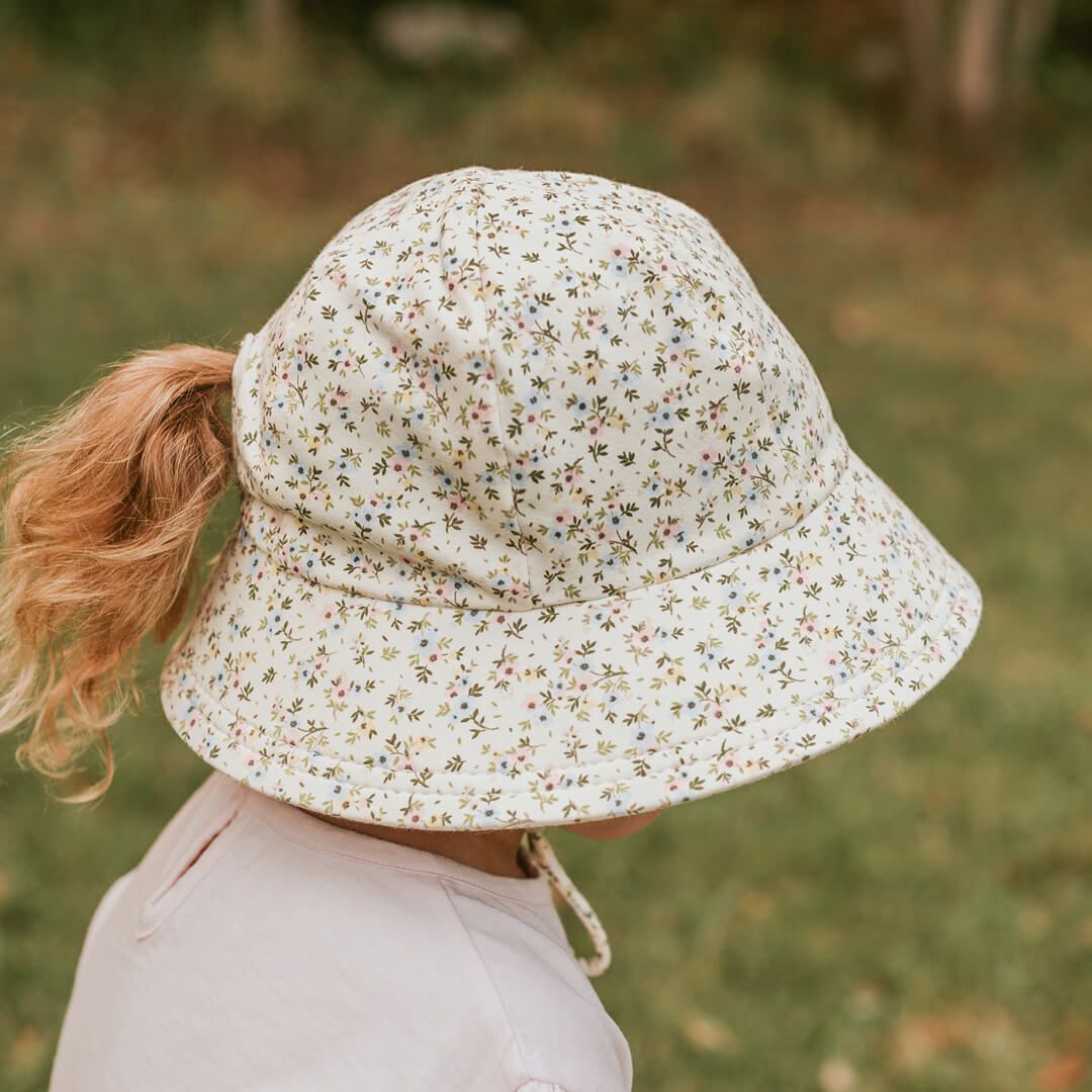 Along with floppy brims, uncomfortable fit thanks to ponytails is a common complaint amongst hat-haters. We solved the problem with a foam anti-flop brim and simple slit at the back for hair to pull through. Our deep panelled crowns complete the stylish and feminine style!
