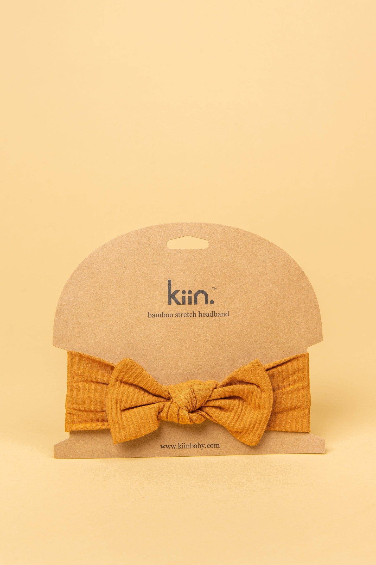 Made from the most luxuriously soft bamboo fabric, in a trendy ribbed texture. The fabric is incredibly soft, and super stretchy. With a removable bow, this also doubles as a plain headband. Perfect for newborns, infants & toddlers.