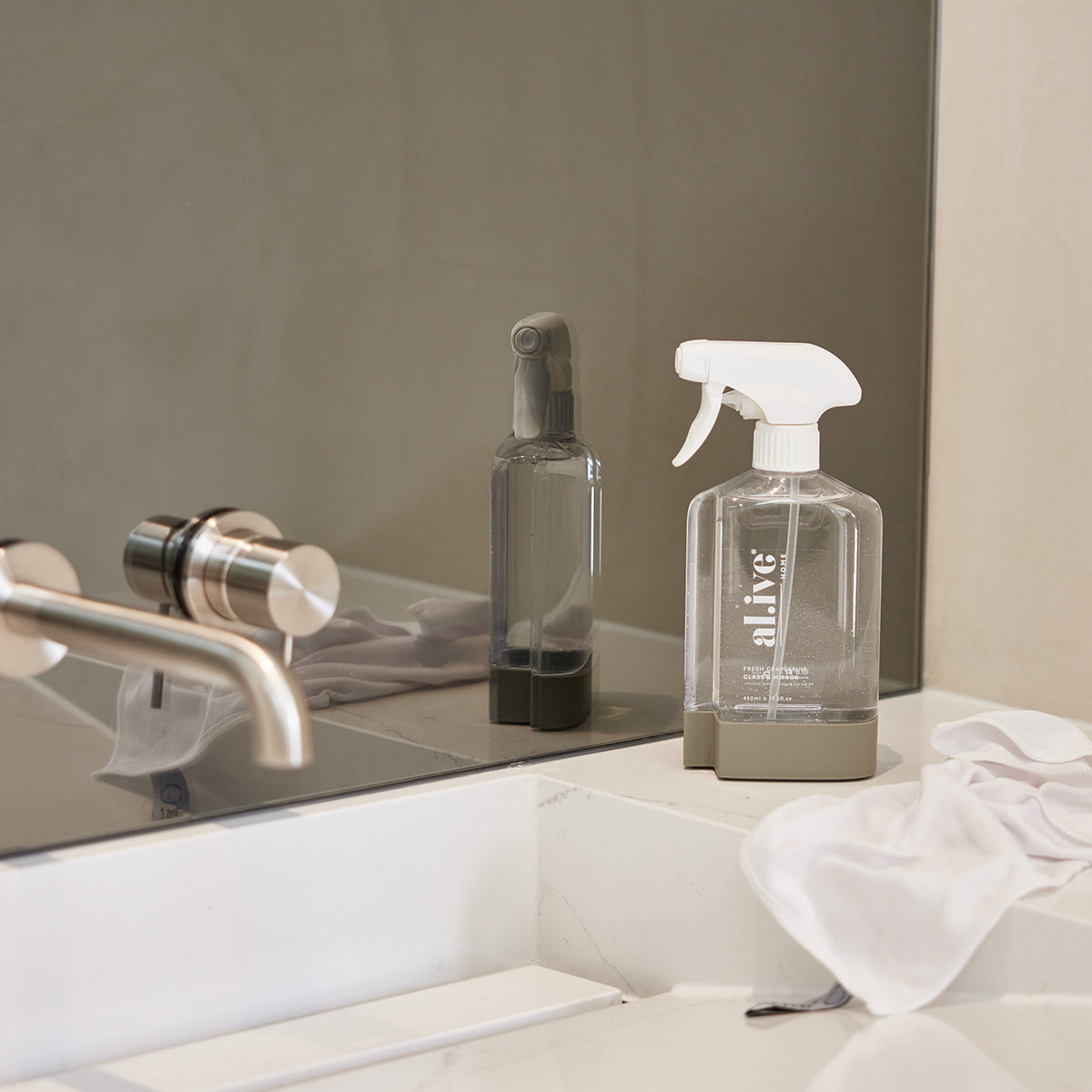 Glass & Mirror Cleaning Kit
