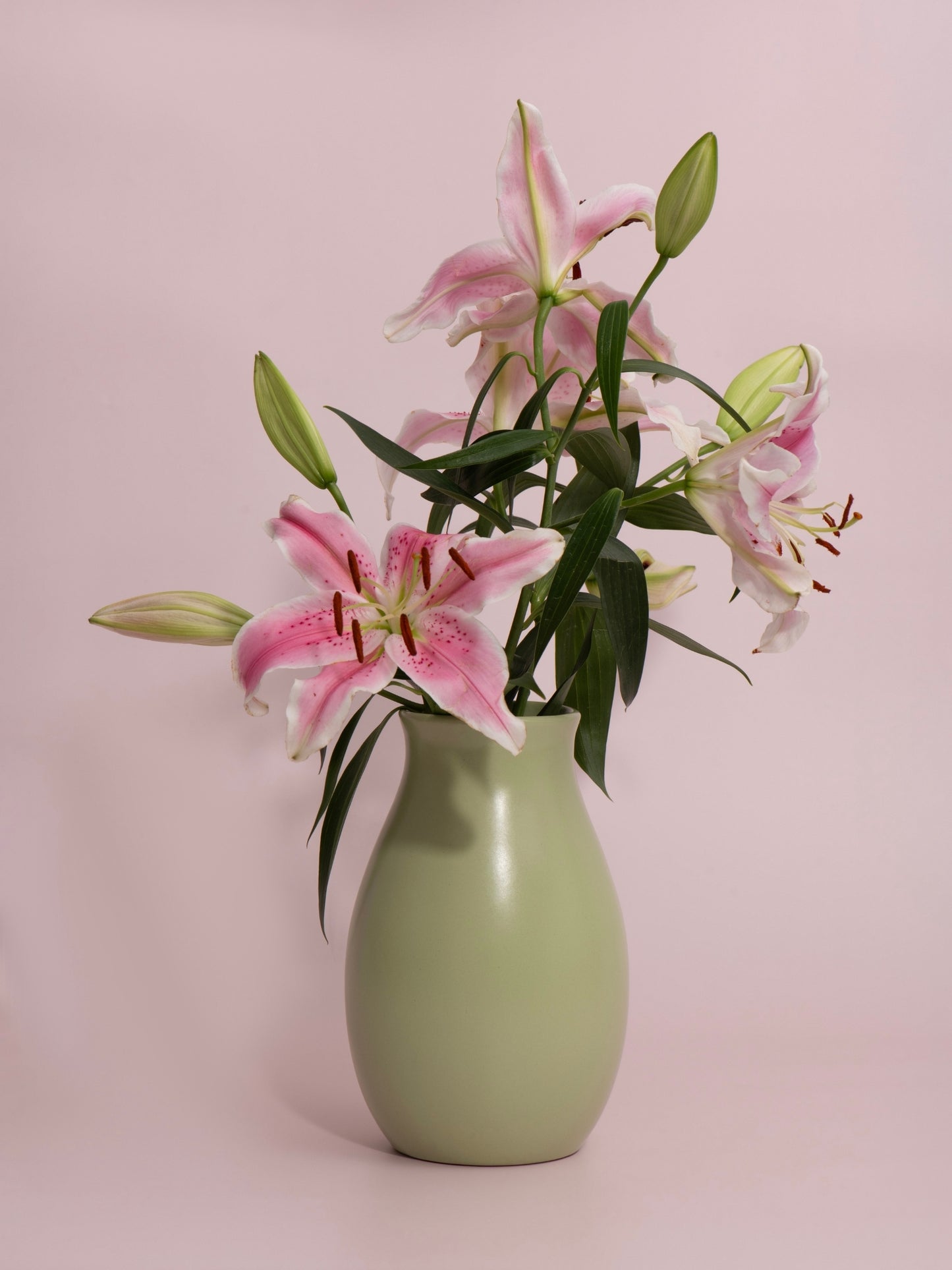 Made from high-quality recycled clay, this vase boasts durability and longevity, ensuring it remains a cherished accent in your home for years to come. The smooth surface and gentle curves of the teardrop shape evoke a sense of grace and tranquillity, making it an ideal centrepiece for your living room, dining area, or bedroom.