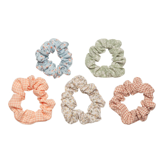 If you're looking for something to tie back hair that is soft, comfortable and doesn't pull, these scrunchies are perfect! With 5 in a pack in a gorgeous combo of spring-summer floral and gingham prints, these are a super useful everyday item! 