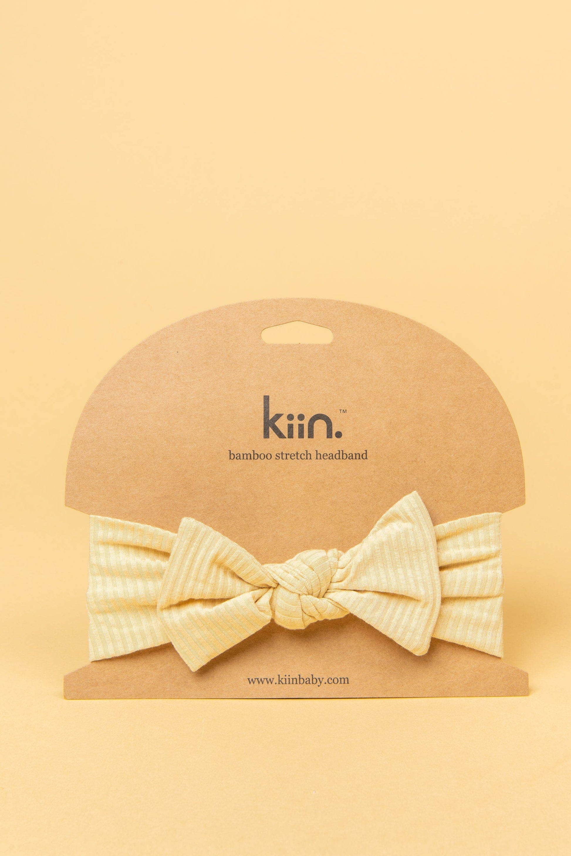 Made from the most luxuriously soft bamboo fabric, in a trendy ribbed texture. The fabric is incredibly soft, and super stretchy. With a removable bow, this also doubles as a plain headband. Perfect for newborns, infants & toddlers.