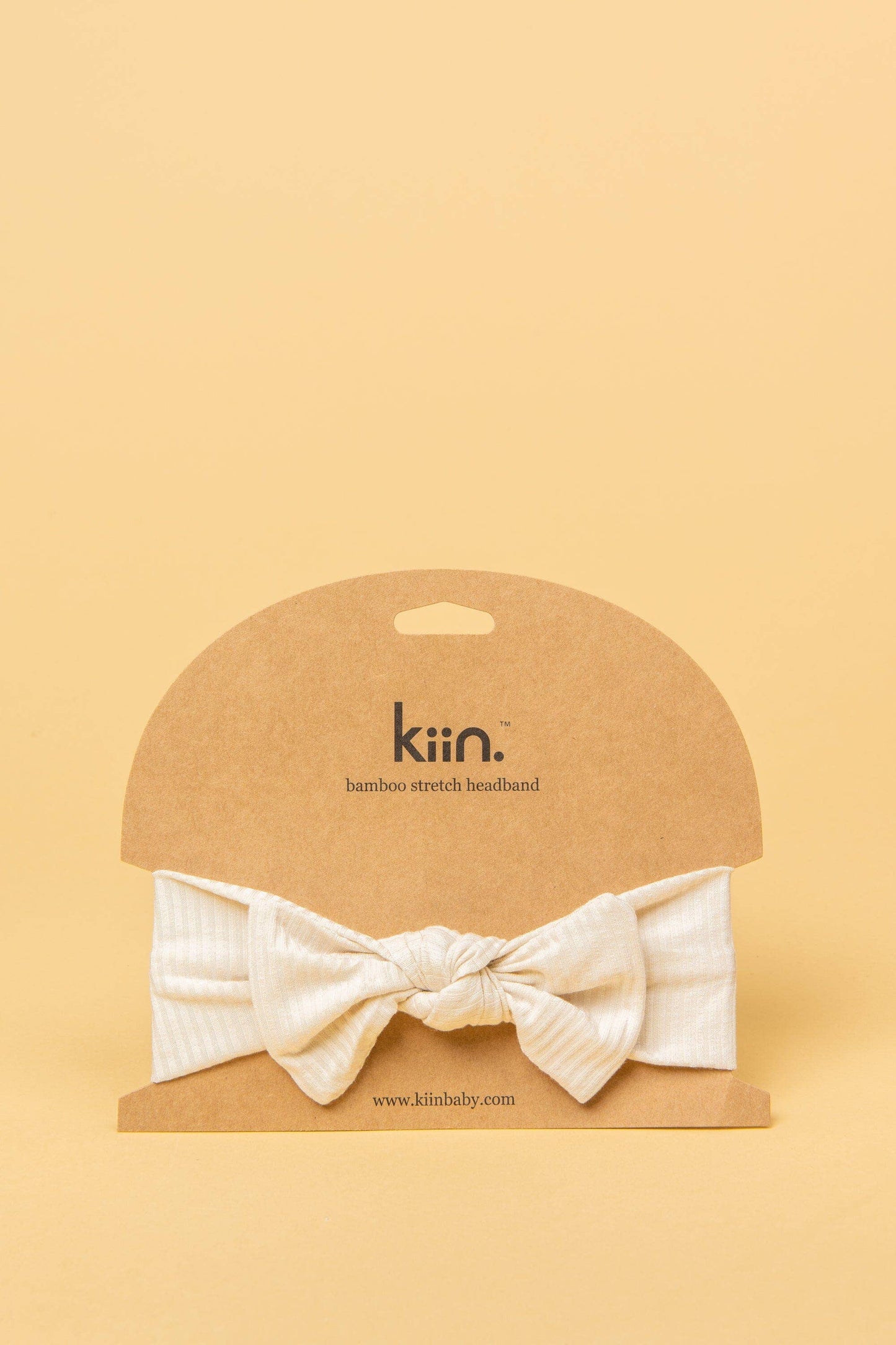 Made from the most luxuriously soft bamboo fabric, in a trendy ribbed texture. The fabric is incredibly soft, and super stretchy. With a removable bow, this also doubles as a plain headband. Perfect for newborns, infants & toddlers.