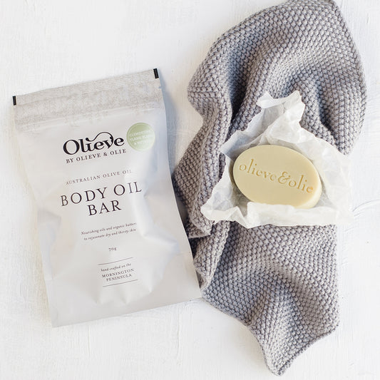 Our beautifully packaged solid body oil bar is a mess-free alternative to body oil. The amazing combination of aromas will mesmerize and the natural ingredients will nourish and sooth you skin.