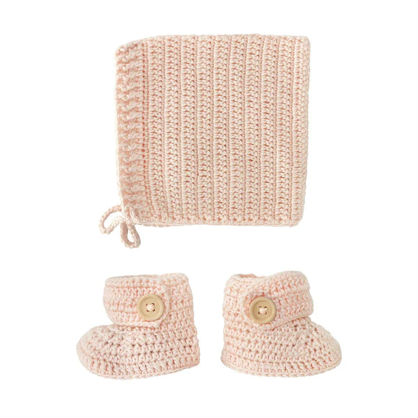 Fabric: 60% cotton, 30% milk fibre, 10% cashmere Hand crochet, perfect keepsake gift Age 0-6 Months. Bonnet and Booties