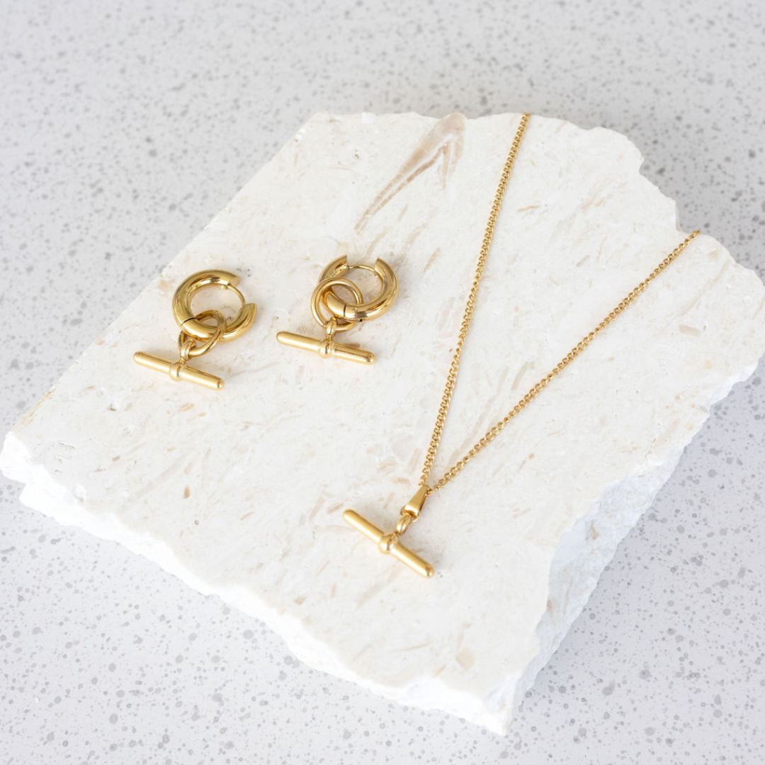 The Bronte Necklace is perfect worn layered alongside your other favourite Sun Soul necklaces.

~ Crafted from hypoallergenic stainless steel with an extra thick 18k Gold plating.