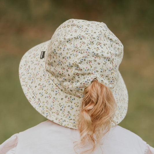 Along with floppy brims, uncomfortable fit thanks to ponytails is a common complaint amongst hat-haters. We solved the problem with a foam anti-flop brim and simple slit at the back for hair to pull through. Our deep panelled crowns complete the stylish and feminine style!
