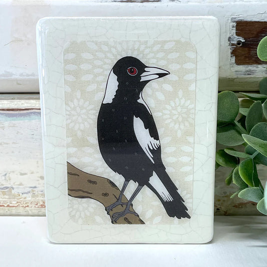 The Mini Woodblocks combine hand drawn & printed illustrations with beautiful fabrics, mixed media & resin. You can hang your Lost & Found Art Co woodblock on the wall or stand it in amongst your treasures or indoor plants for a pop of unexpected colour.