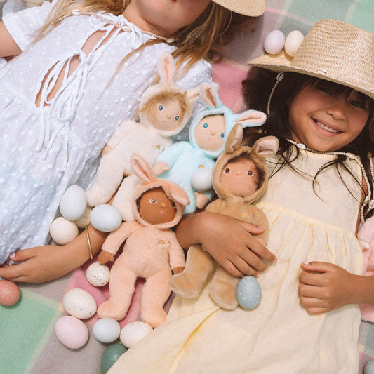 Bouncing into playtime (and Easter Baskets), Dinky Dinkum Babs Bunny is here to add a dash of cheeky charm to your little one’s day. Limited-edition, pocket-sized, and weighted in all the right snuggly places, Babs is ready for any adventure! 