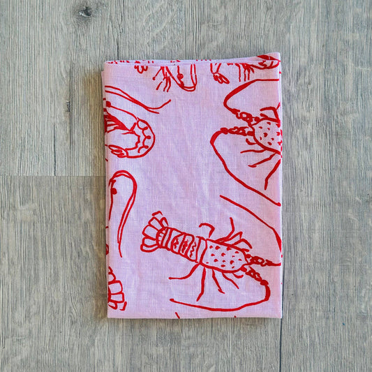 Pink Cray tea towel Linen tea towels are like the unsung heroes of the kitchen—they’re absorbent, durable, and bring a touch of rustic charm. Plus, they age like fine wine, getting softer over time.  Who wouldn’t love that?  100% Linen 50cm x 70cm