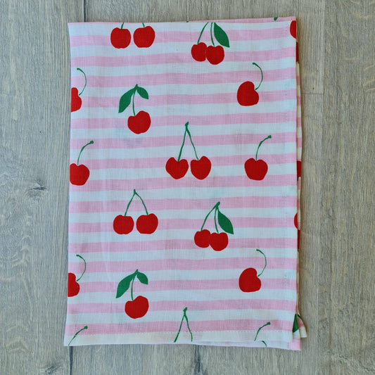 Cherry print. Linen tea towels are like the unsung heroes of the kitchen—they’re absorbent, durable, and bring a touch of rustic charm. Plus, they age like fine wine, getting softer over time.  Who wouldn’t love that?  100% Linen 50cm x 70cm