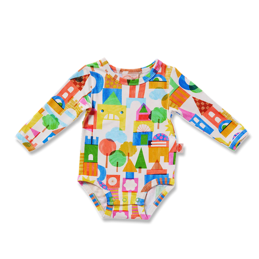  Explore cooler conditions over Winter in this long sleeve bodysuits for babies.  Features a snug fit and a convenient snap closure for easy nappy changes.  Thoughtfully packaged in a Halcyon Nights branded gift satchel. 