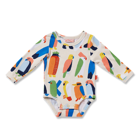  Explore cooler conditions over Winter in this long sleeve bodysuits for babies.  Features a snug fit and a convenient snap closure for easy nappy changes.  Thoughtfully packaged in a Halcyon Nights branded gift satchel. 
