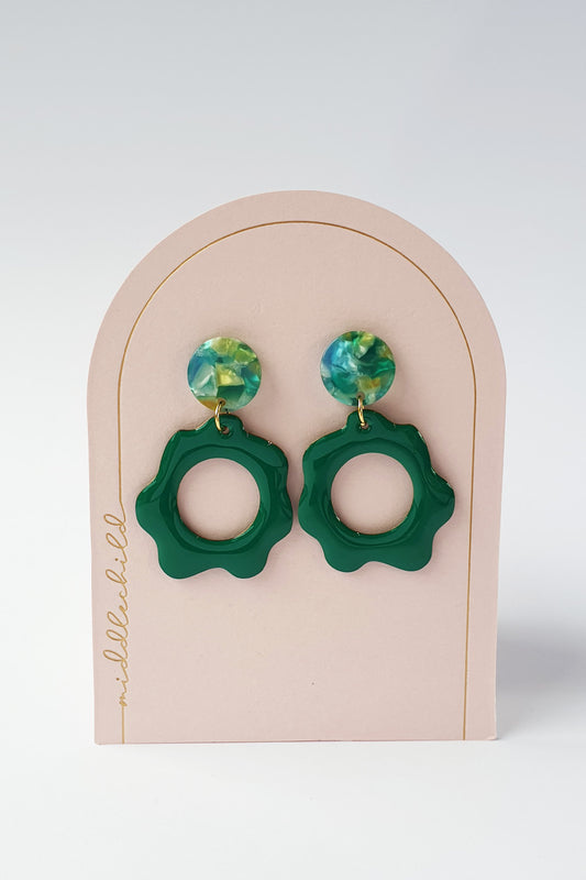 <span data-mce-fragment="1">A&nbsp;</span>unique pair for the Middle Child collection, these little sweethearts&nbsp;feature a cellulose stud top that truly lets the custom&nbsp;designed enamel squiggle shine.