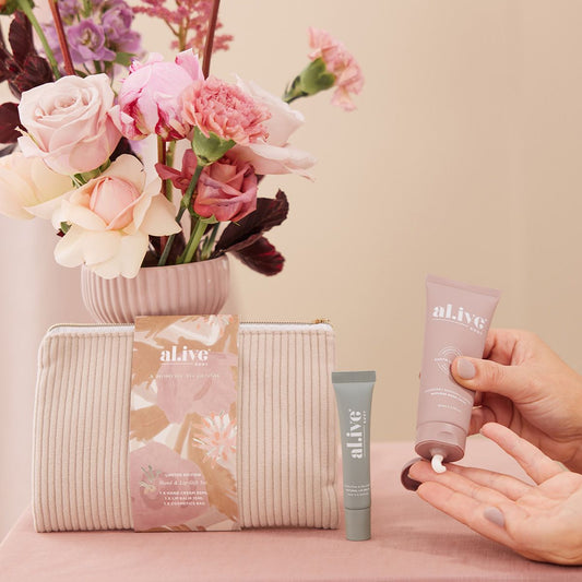 <span>Experience the 'A Moment to Bloom' Hand &amp; Lip Gift Set, a thoughtfully curated blend of rejuvenation and nourishment.</span><br data-mce-fragment="1"><br data-mce-fragment="1"><span>This set includes the limited edition Raspberry Blossom &amp; Juniper Hand Cream and Kakadu Plum &amp; Macadamia Lip Balm, encased in a velvet ribbed neutral cosmetic pouch. A luxurious and affordable gift set to spoil a loved one or yourself.</span>