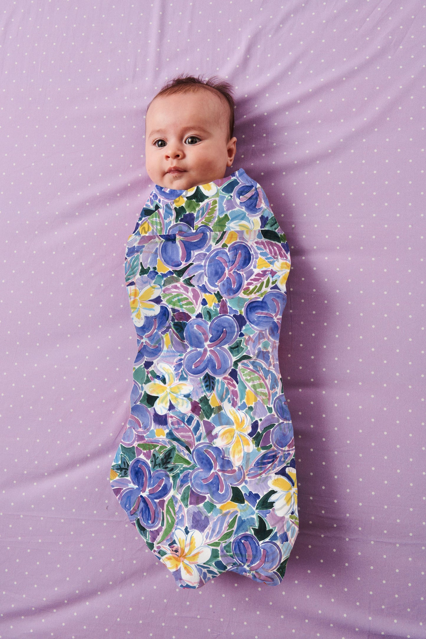  Kip&Co X Ken Done Frangipani Bamboo Swaddle features a painterly floral print with frangipanis and blossoming blue and purple blooms. The ultimate multi use baby item, our super soft bamboo swaddles make for the perfect new baby gift. They keep our precious bundles snug and warm, and are suitable as lightweight pram covers, comforter blankets, and an easy extra layer when on the go.