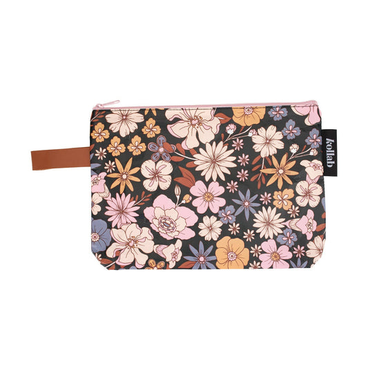 <p>The perfect carryall clutch in the prints you love.</p> <p>Use as a purse for your sunglasses, key's and phone, a makeup bag, wet bag for your swimwear... or for any storage you need!</p> <p>* Easy zip closure. </p> <p>* Can fit a tablet. </p> <p>* Features reinforced, wrist carry handle.   </p> <p>* L 30cm x H 26cm x D 4cm.</p>