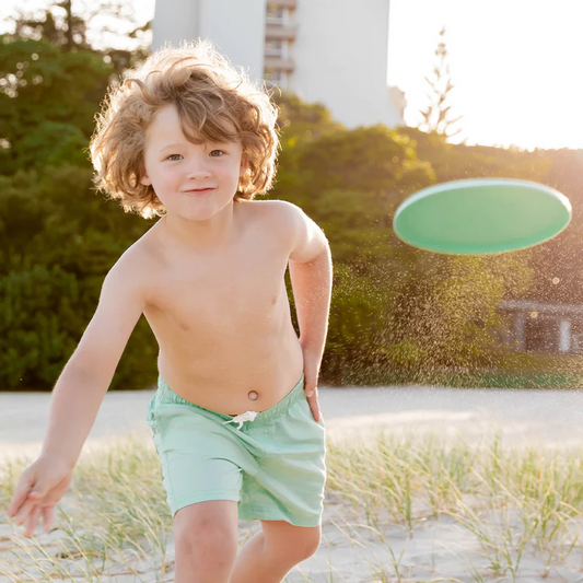 16cm flexible silicone Frisbee.  Perfect for outdoor play, it is soft, durable, waterproof, and can be squished into a day pack or luggage.  Available in mint green and pink  Suitable for all ages.