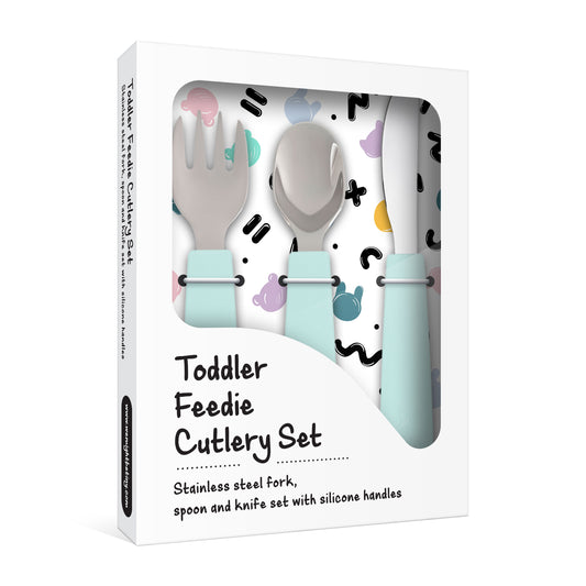Our toddler cutlery set has been ergonomically designed to suit growing hands. The solid, non-slip silicone handles give your tiny human the confidence to really dig in without dropping any prized spag bol. All while our cute signature characters―bear, bunny and cat―watch on from their tiny embossed spot on the knife, spoon and fork handle.